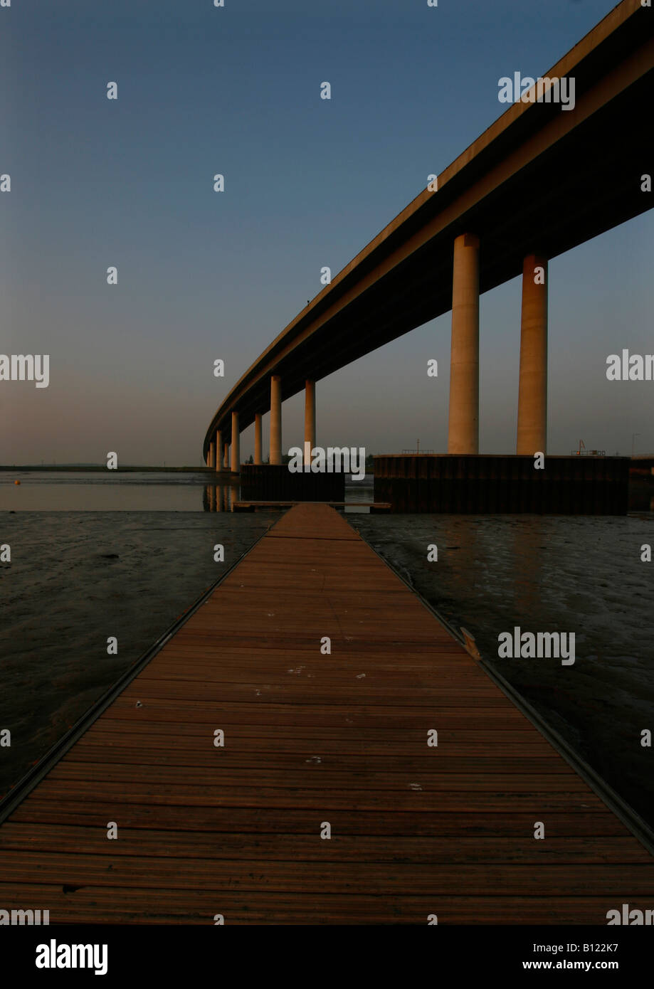 Sheppy Brücke mit Steg Stockfoto