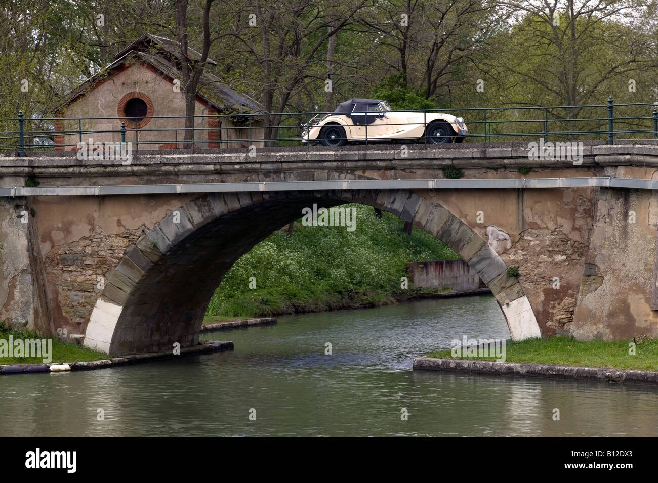 Britische Sportwagen Morgan überqueren Canal MIDI-Frankreich 2008 Stockfoto