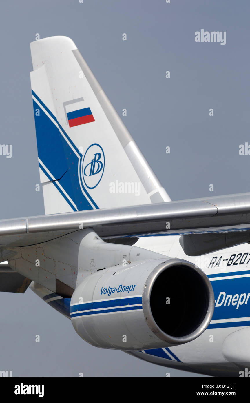 Motor und Höhenleitwerk Fin der Antonov AN-124 Frachter Stockfoto