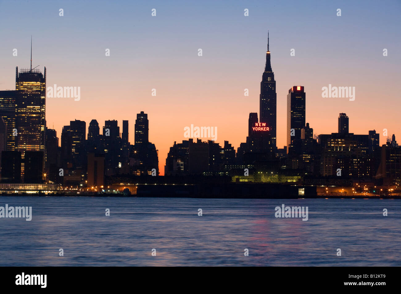 MIDTOWN SKYLINE HUDSON RIVER MANHATTAN NEW YORK USA Stockfoto