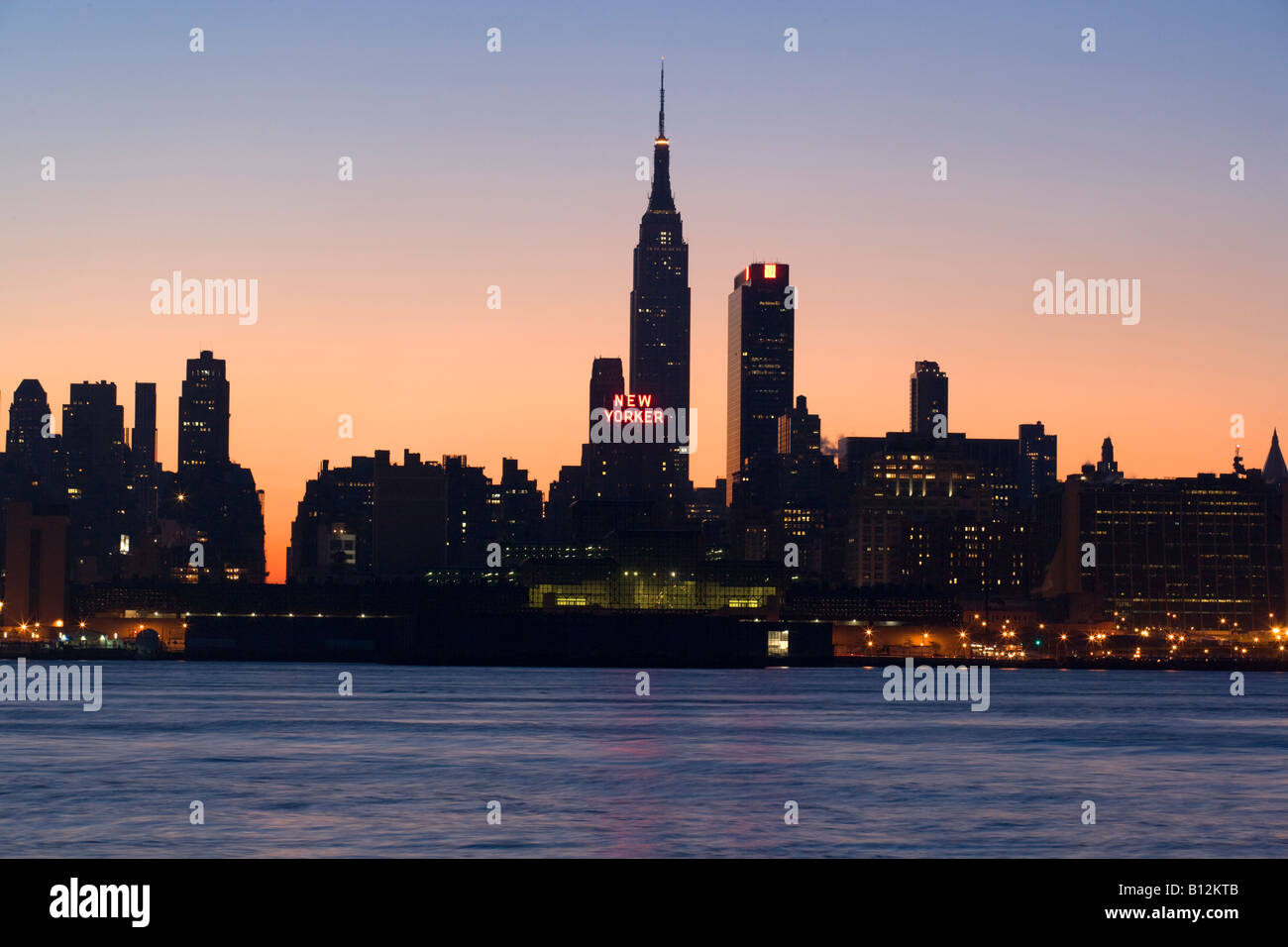 MIDTOWN SKYLINE HUDSON RIVER MANHATTAN NEW YORK USA Stockfoto