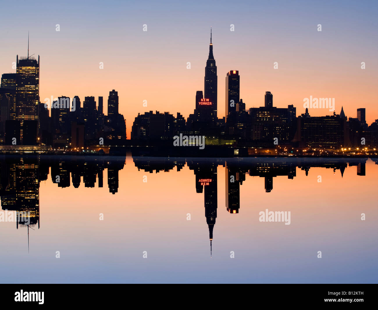 MIDTOWN SKYLINE HUDSON RIVER MANHATTAN NEW YORK USA Stockfoto