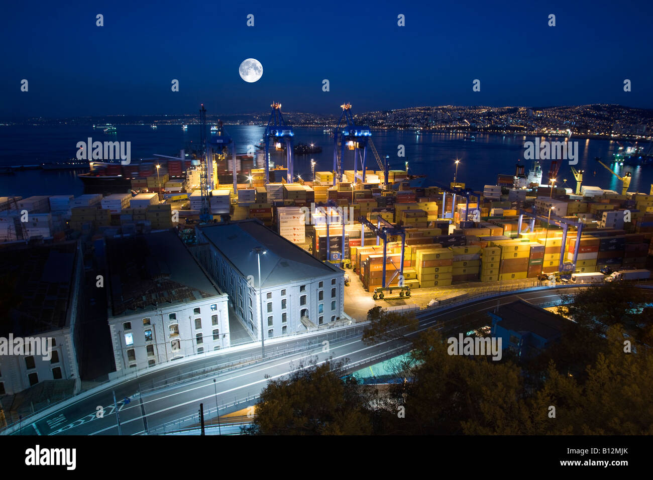 MIRADOR ARTILERY HILL CONTAINER HAFEN VALPARAISO BUCHT CHILE Stockfoto