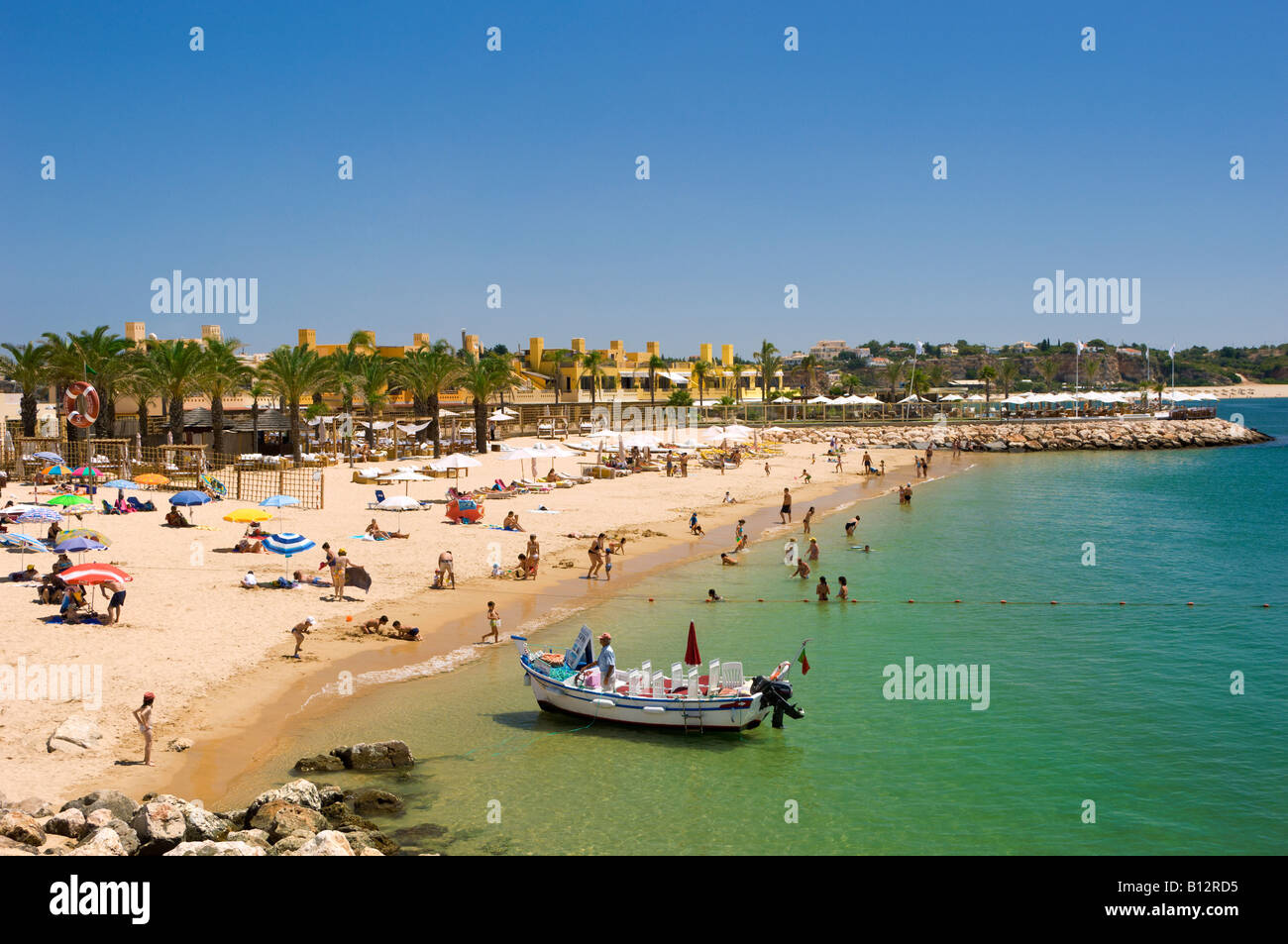 Portugal Algarve Praia da Rocha Strand vor der Marina zeigt der Nikki Beachclub Stockfoto