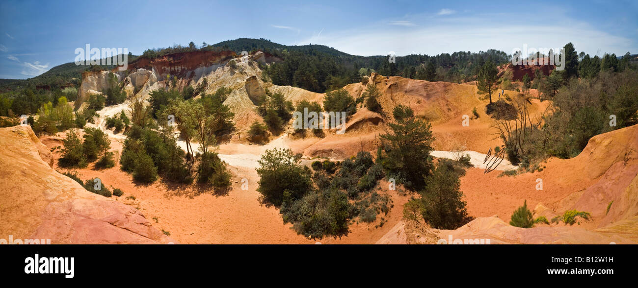 Eine Ansicht des "Colorado Provençal" (Vaucluse - Frankreich). Vue Panoramique du "Colorado Provençal" (Rustrel - Vaucluse - Frankreich). Stockfoto