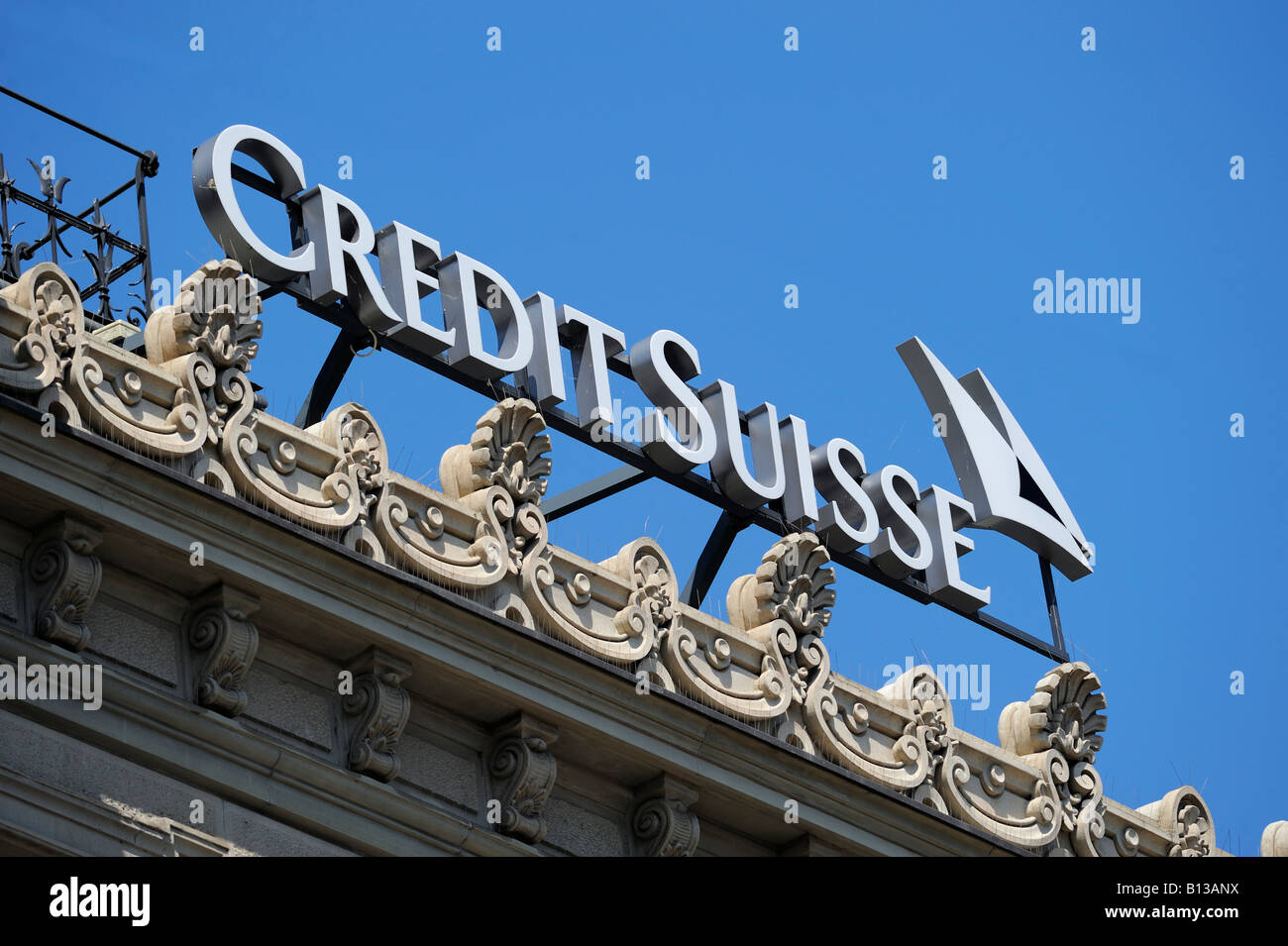 Credit Suisse-Logo auf der Oberseite der Hauptsitz in Zürich, Schweiz Stockfoto