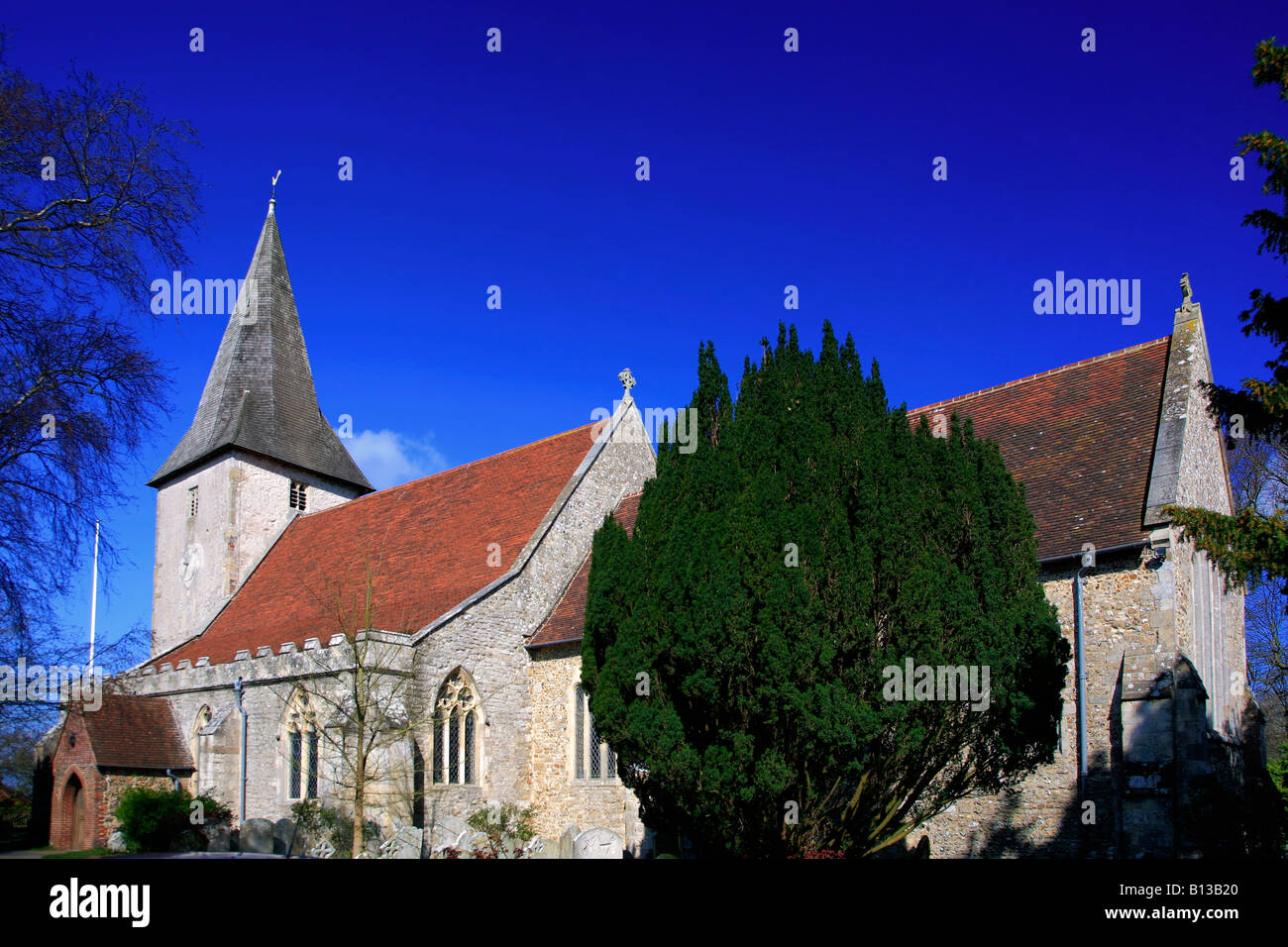 Sommertag in der Holy Trinity Church Bosham Hafen West Sussex England Großbritannien UK Stockfoto