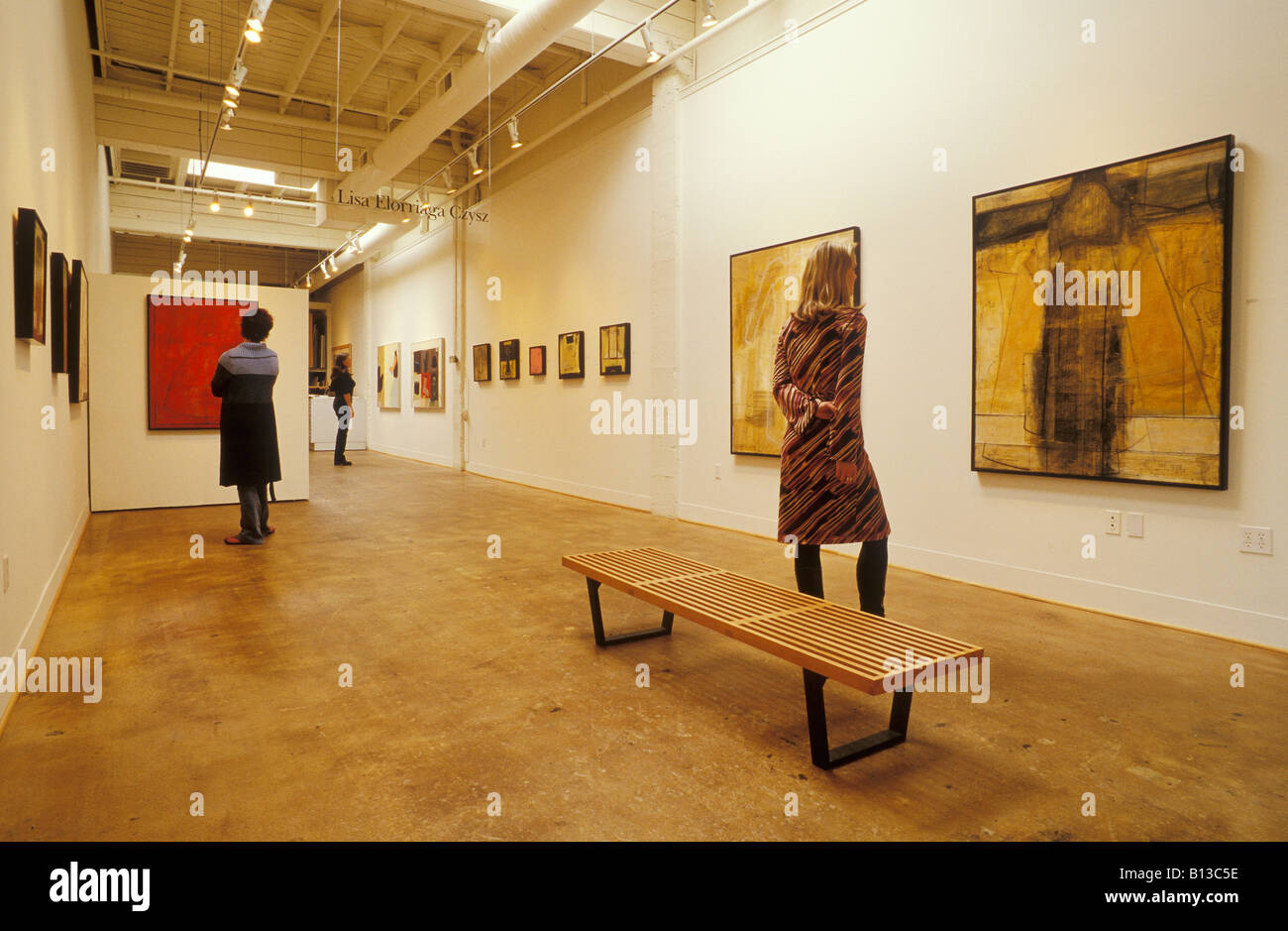 Alysia Duckler Galerie in der Pearl District Portland Oregon Show mit Kunst von Lisa Elorriaga Czysz und Dana Roberts Stockfoto