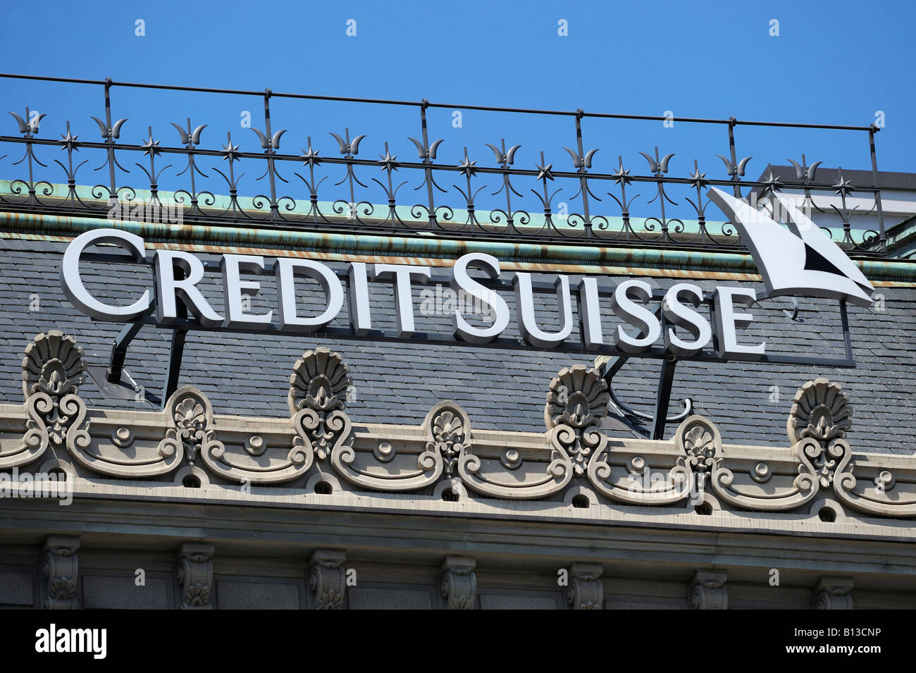 Credit Suisse-Logo auf der Oberseite der Hauptsitz in Zürich, Schweiz Stockfoto