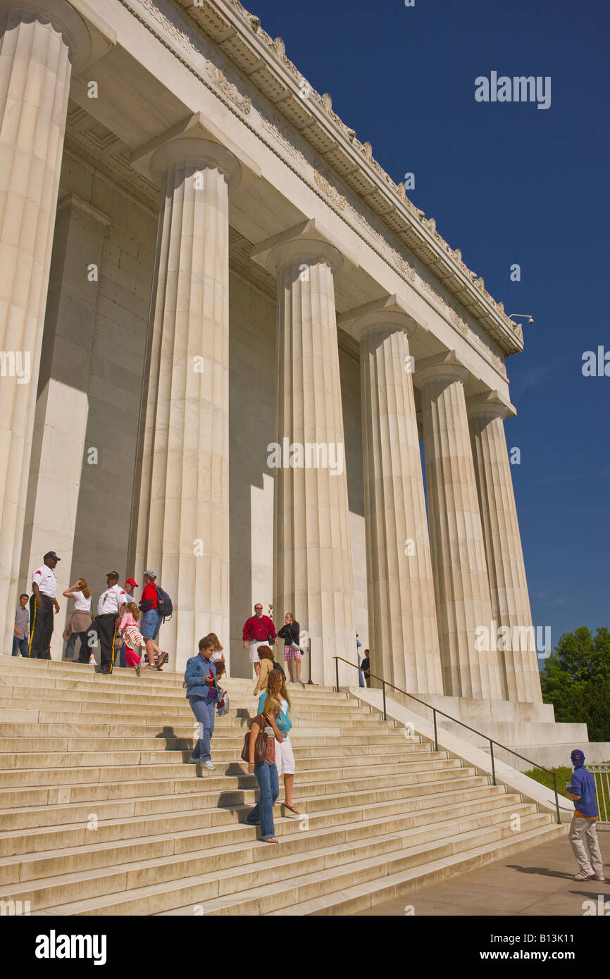 WASHINGTON DC USA Touristen besuchen das Lincoln Memorial Stockfoto