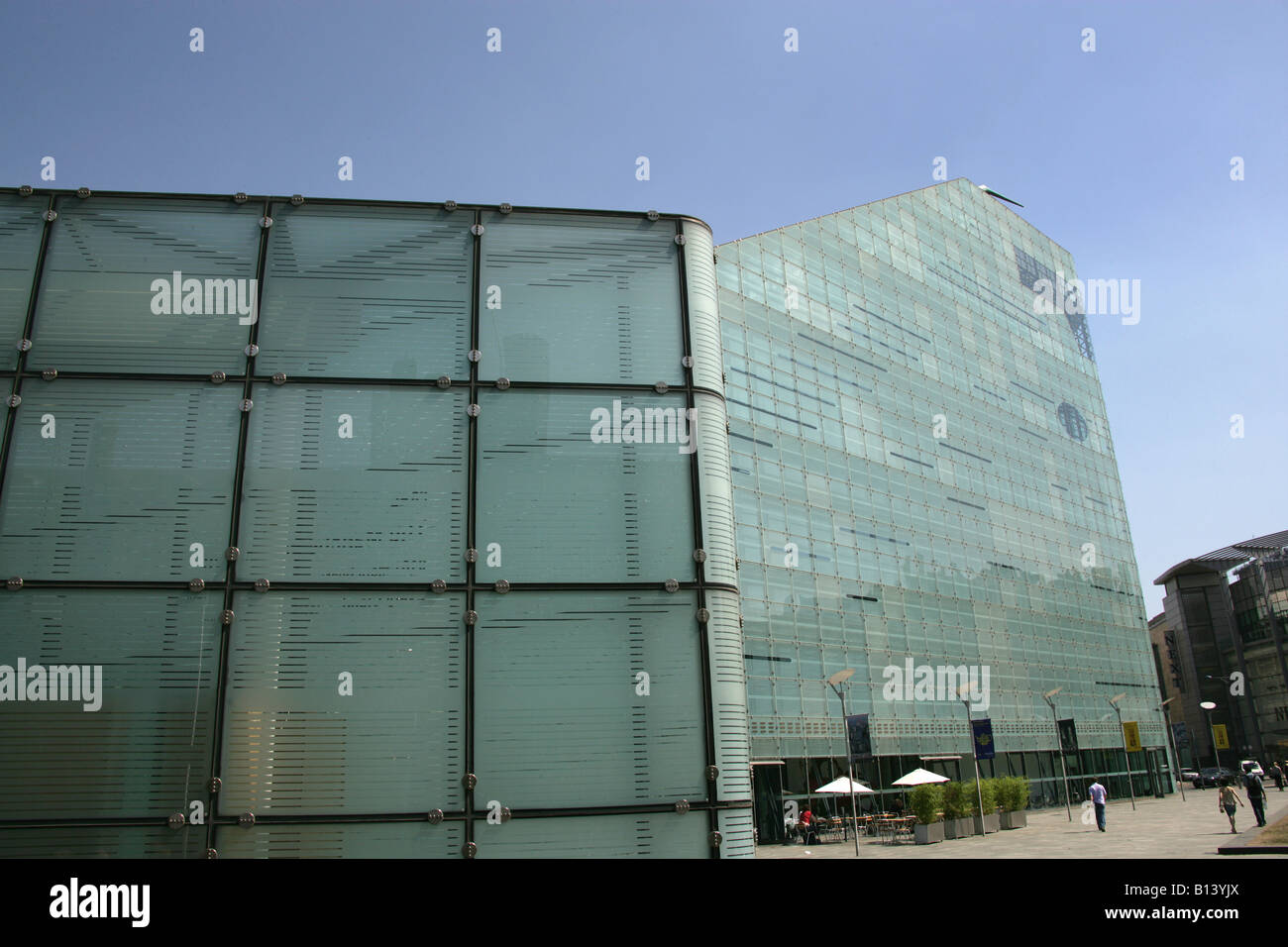 Stadt von Manchester, England. Designed by Ian Simpson ist Urbis Museum of City Life ein Ausstellungszentrum am Dom Gärten. Stockfoto