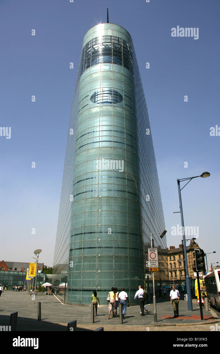 Stadt von Manchester, England. Designed by Ian Simpson ist Urbis Museum of City Life ein Ausstellungszentrum am Dom Gärten. Stockfoto