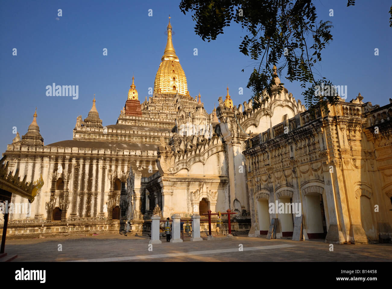 Goldene Stupa der ANANDA-Tempel, BAGAN PAGAN, BURMA BIRMA MYANMAR, Asien Stockfoto