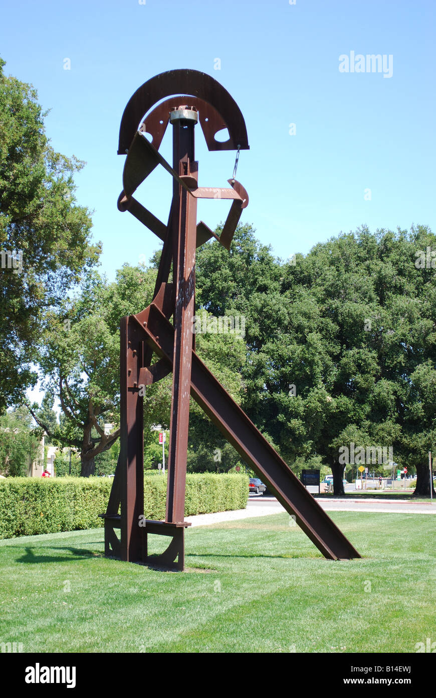 Miwok ein Stahl Skulptur auf dem Campus der Stanford University von chinesischen Mark de Suveros, geformt in 1982 geboren Stockfoto