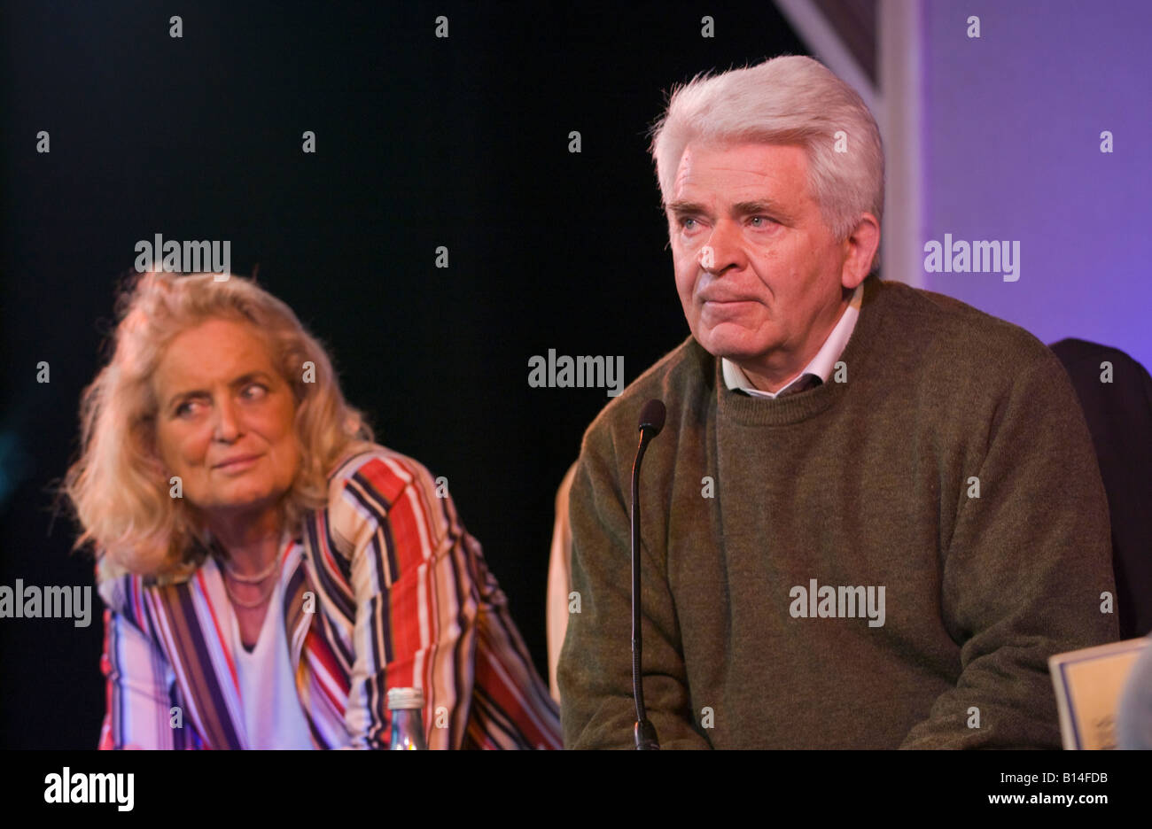 Boris Spasski, russischer Schachspieler & seine Frau Marina spricht über sein Leben auf der Bühne bei Hay Festival 2008 Hay on Wye Wales Stockfoto