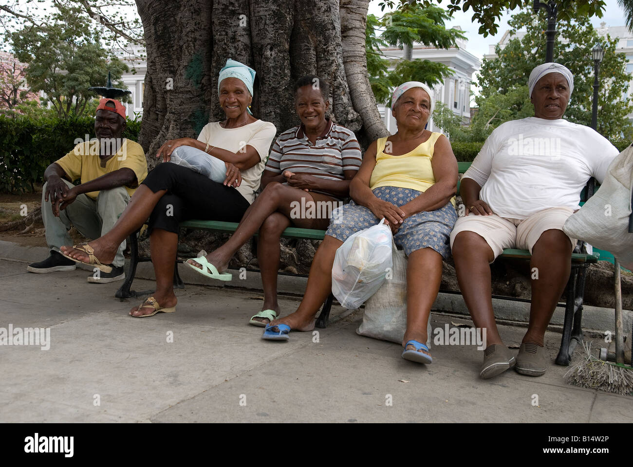 Siesta im Parque José Martí, Cienfuegos Stockfoto
