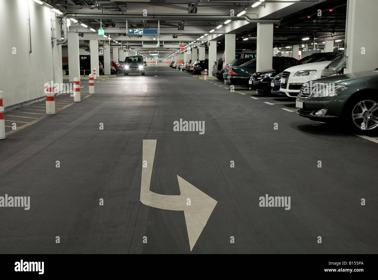 Parking Garage Munich Airport Stockfotos Und Bilder Kaufen Alamy