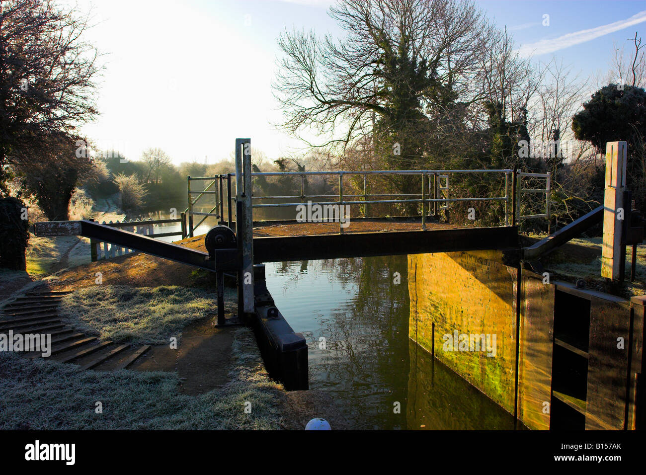 Schleusen am Fluss Stort in Hertfordshire. Stockfoto