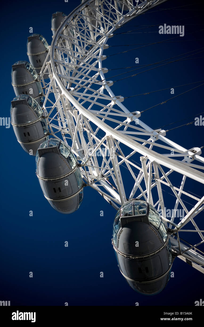 London Eye, aus einem Winkel, UK Stockfoto