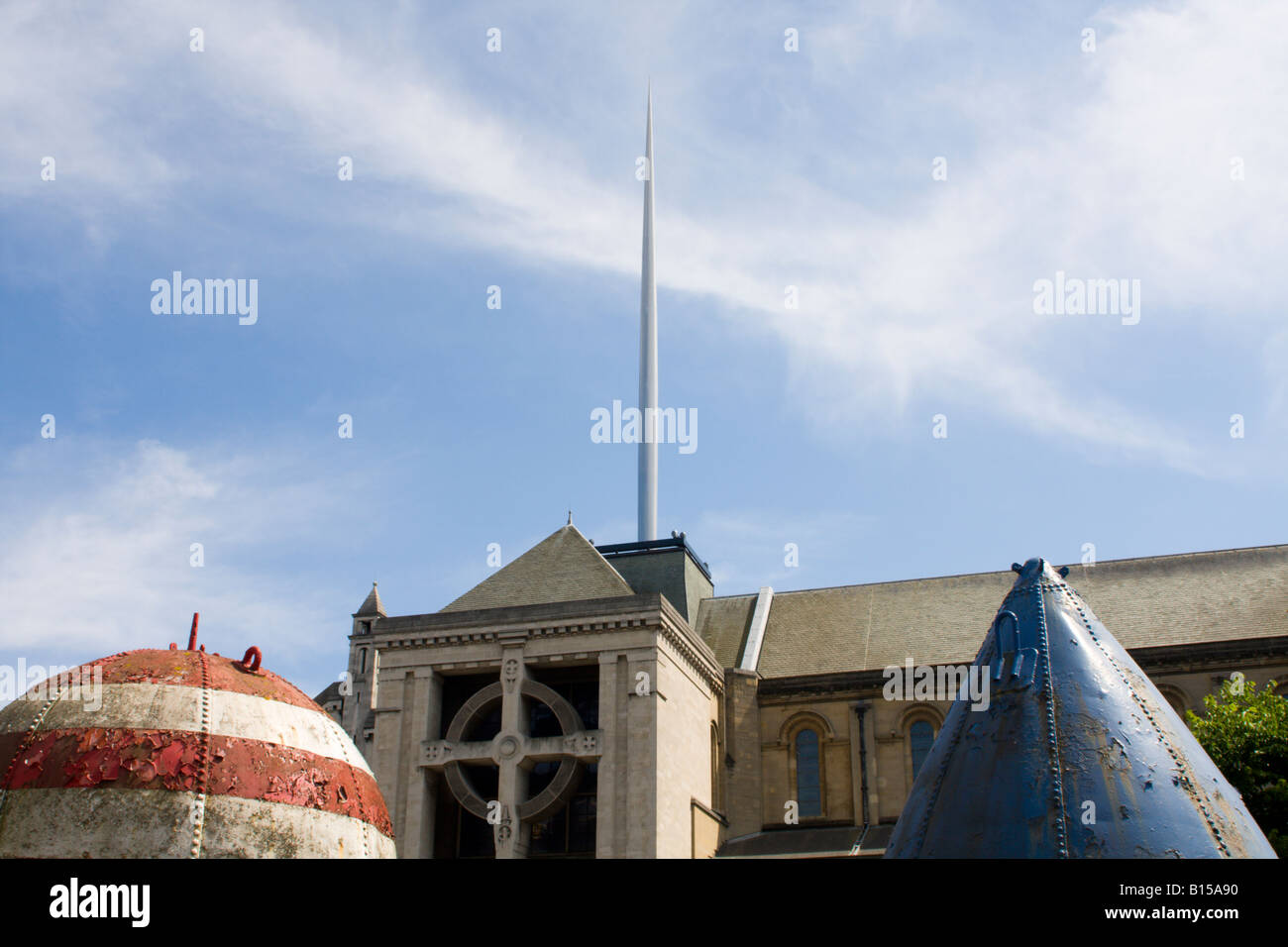 St Annes Cathedral Belfast Nordirland aus dem Gelände des Ulster University Belfast betrachtet Stockfoto