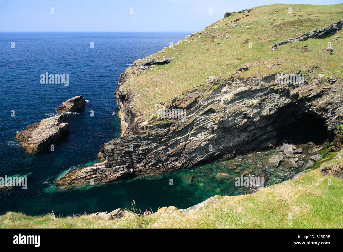 Höhle in Tintagel, Cornwall Stockfoto