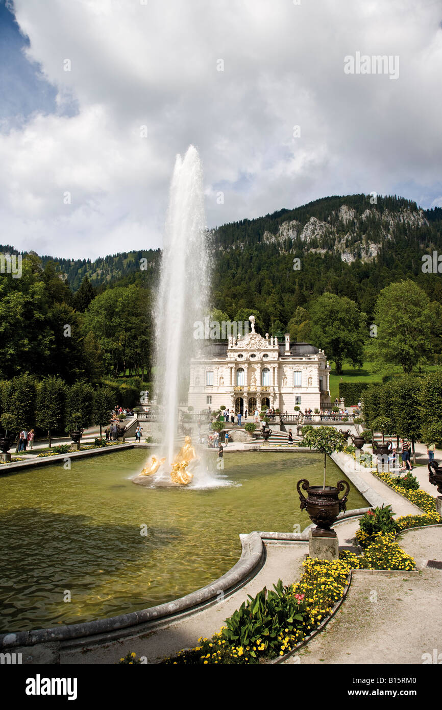 Deutschland, Bayern, Brunnen am Schloss Linderhof Stockfoto