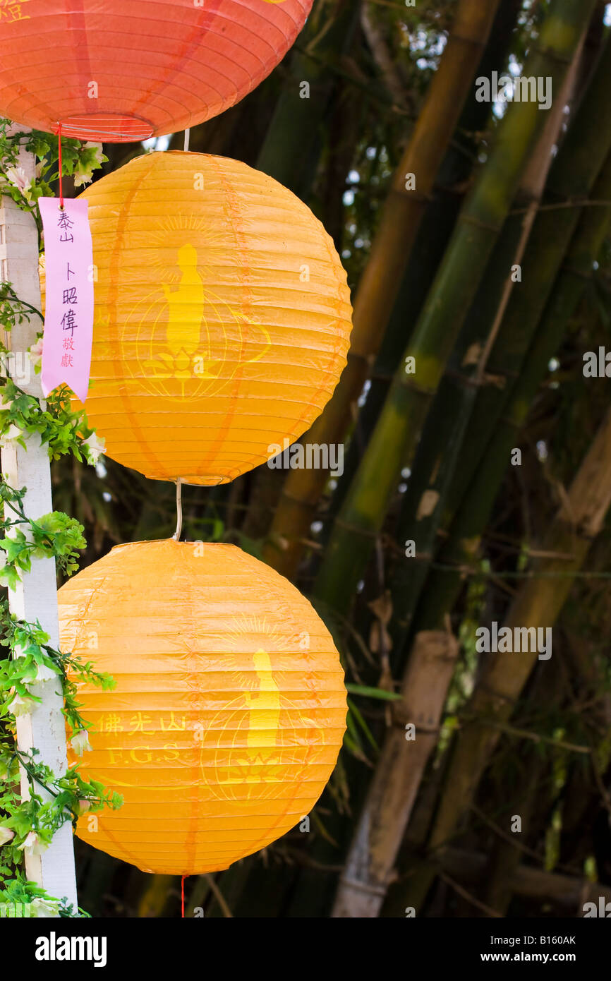 Lampions und Bambus in Foguangshan - Buddhas Licht Berg - Kloster, Kaohsiung, Taiwan, ROC. Stockfoto