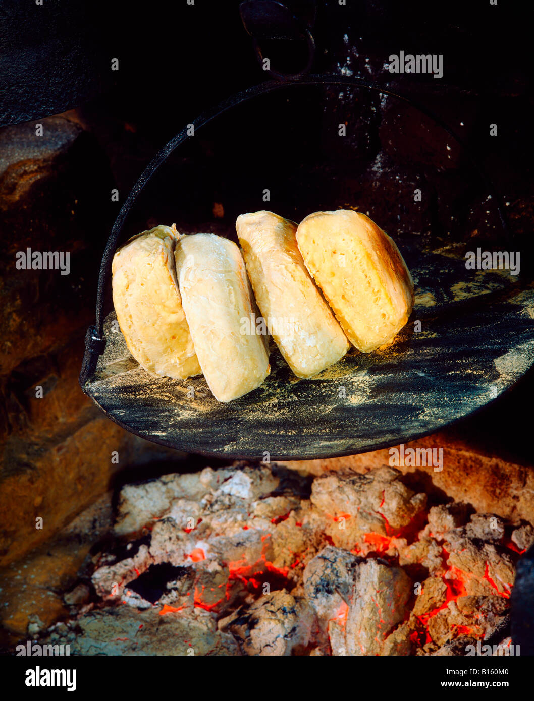 Soda-Brot Kochen auf einem Backblech Stockfoto