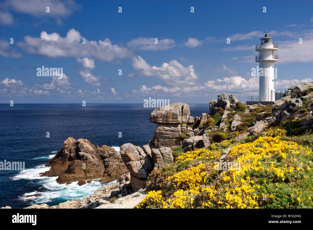 Der Leuchtturm am Kap Touriñán an der Atlantikküste von A Coruña Provinz von Spanien Region Galicien. Stockfoto