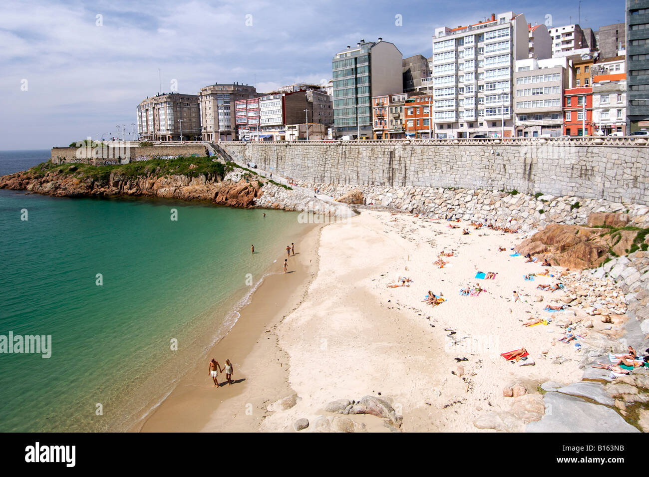 Die Playa del Matadero Strand in der Stadt La Coruña entlang der atlantischen Küste von Spanien Region Galicien. Stockfoto
