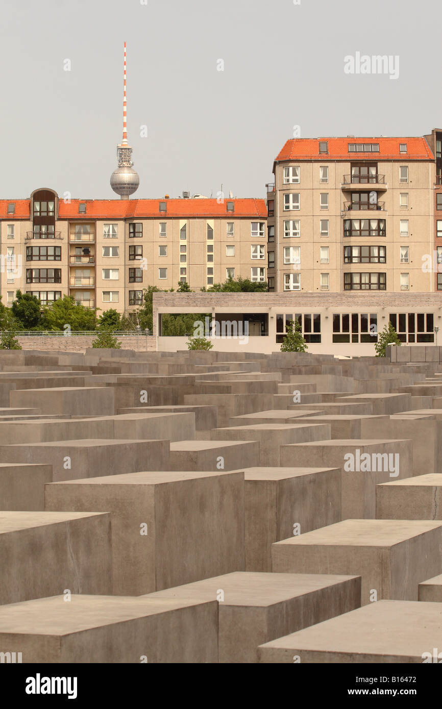 Berlin-Deutschland das Denkmal für die ermordeten Juden Europas besteht aus ca. 2.700 Stein blockiert in der Innenstadt Stockfoto