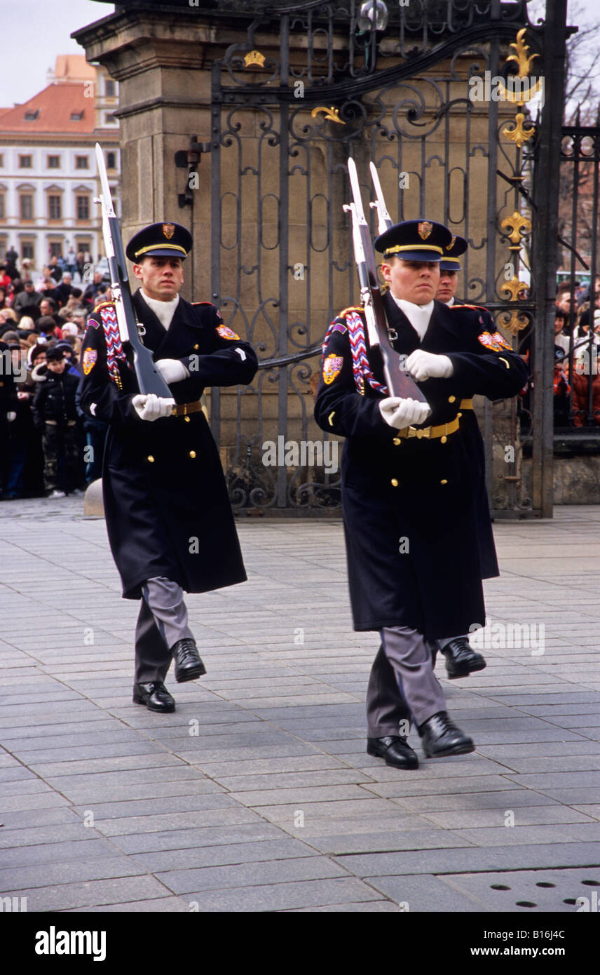 Ändern der Wache, Burg, Prag, Tschechische Republik Stockfoto