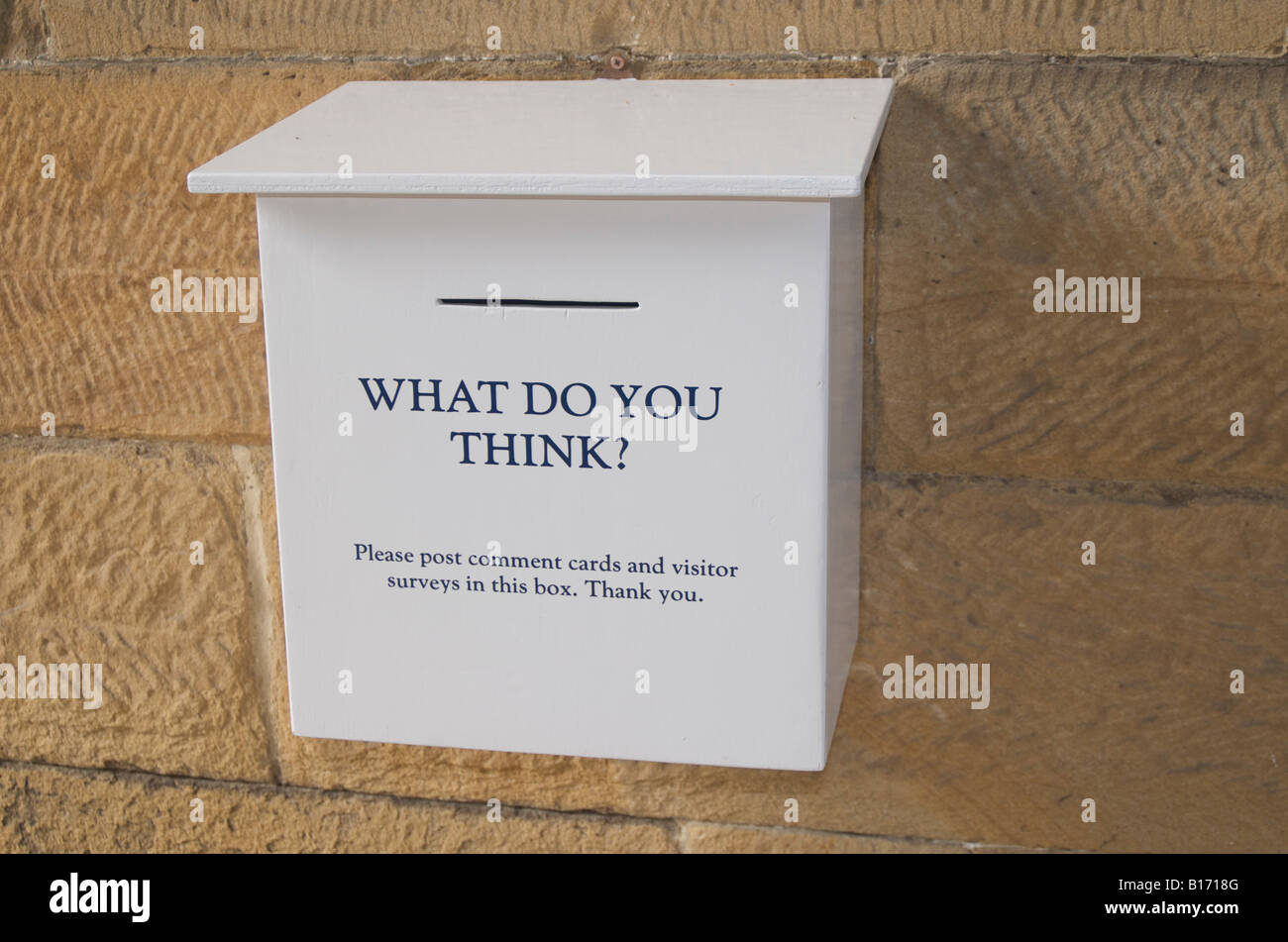 "Was denkst du" - Kommentare und Anregungen box bei englischen Herrenhaus, England, UK Stockfoto
