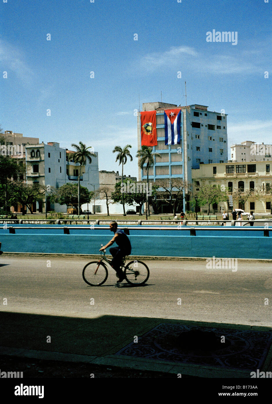 Bycycle mit kubanischen Flagge Altstadt Havanna Kuba Stockfoto