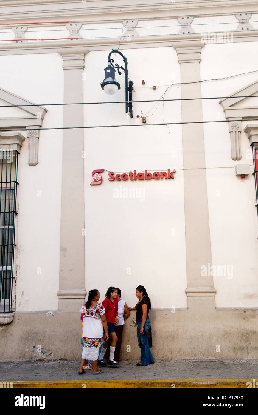 Bank in Merida Hauptstadt von Yucatan Staat Mexiko die erste spanische Stadt gebaut in diesem Teil von Mexiko Stockfoto
