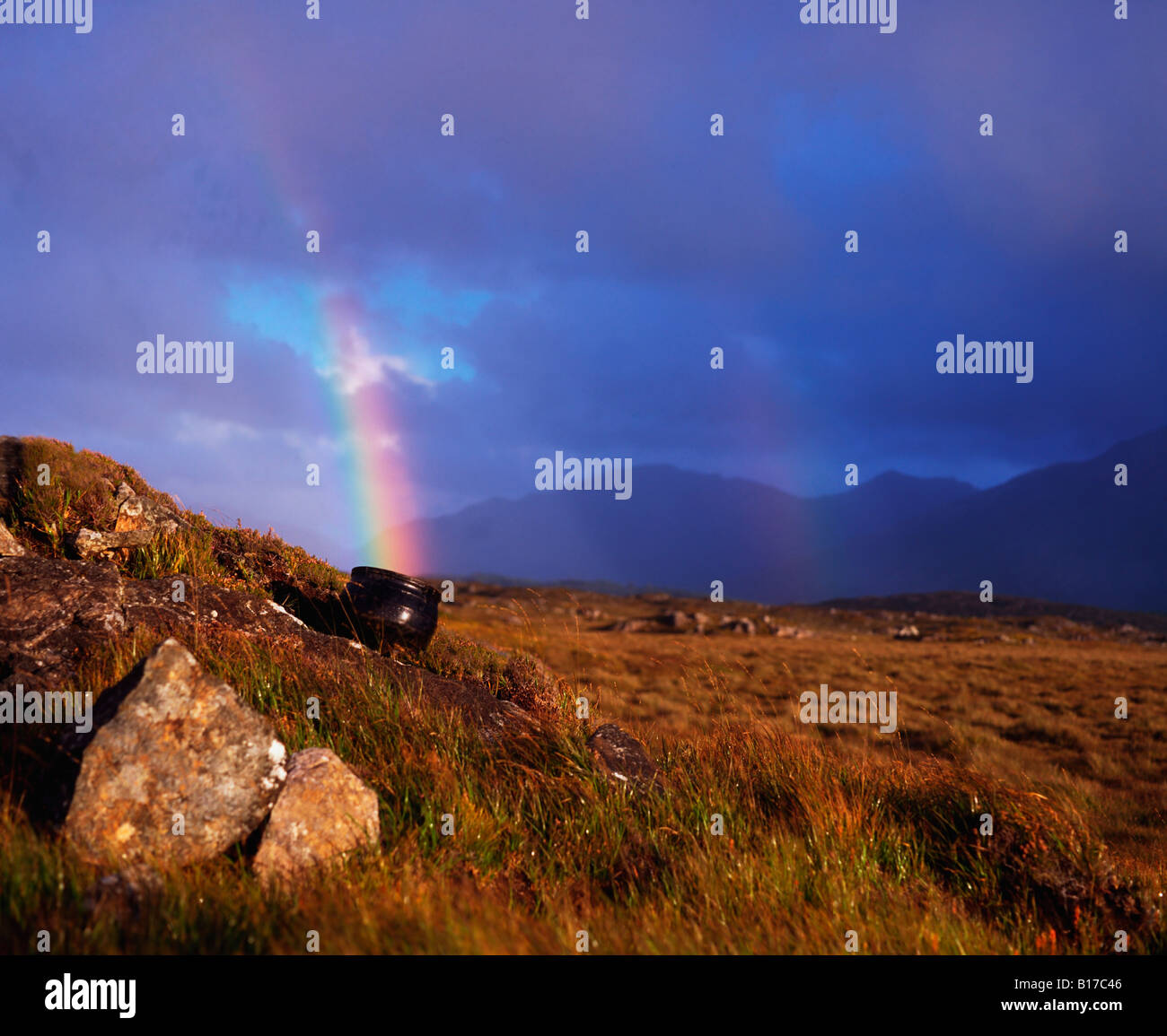 Topf voll Gold am Ende des Regenbogens, Co. Galway, Irland Stockfoto