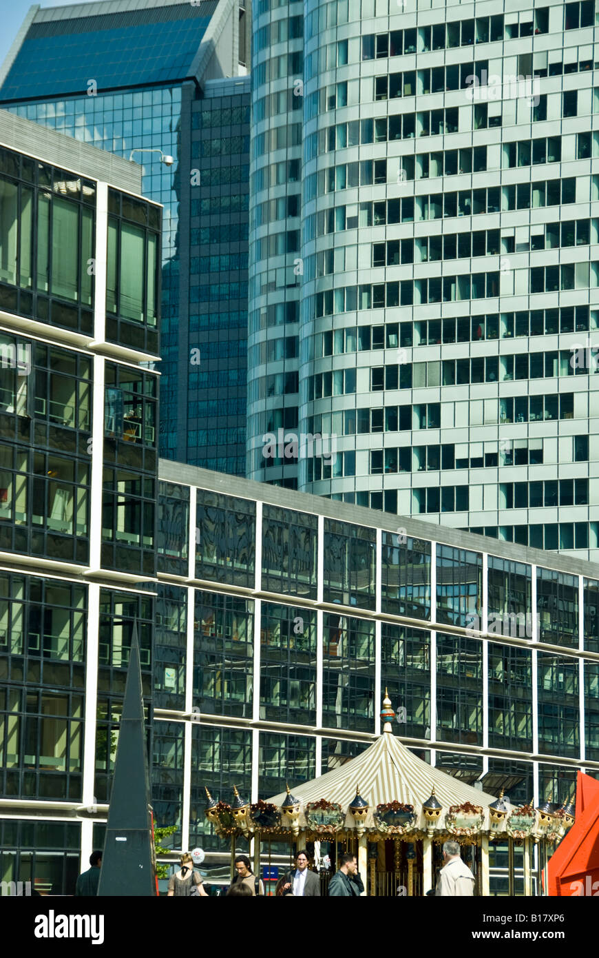 Paris Frankreich, Detail, Design, kommerzielle Architektur, moderne Bürogebäude in 'La Defense' Business Center Glasfenster Stockfoto