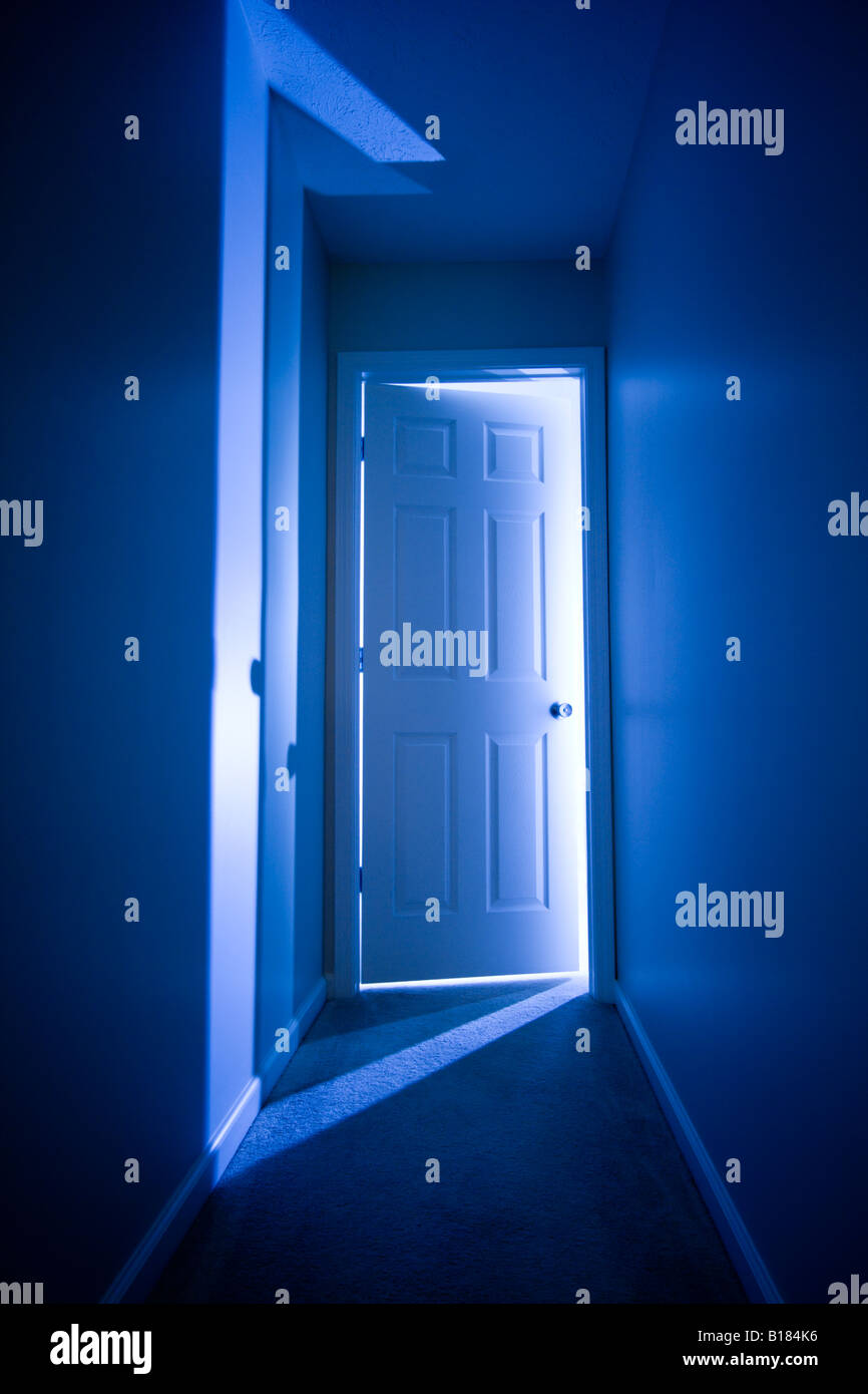 Tür zu Licht Stockfoto