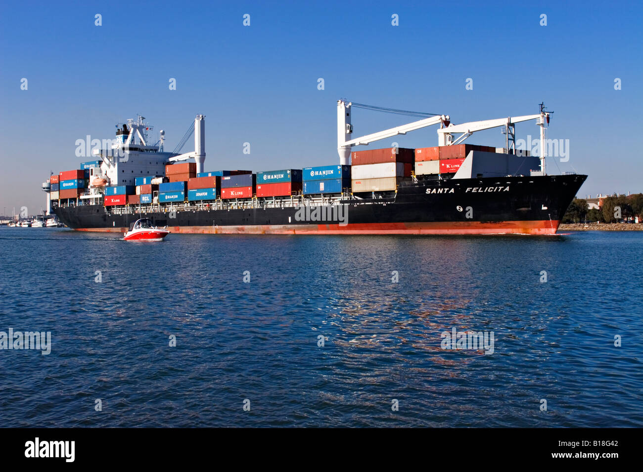 Schifffahrt / A Containerschiff ist im "Hafen von Melbourne" Victoria Australien ausgehenden. Stockfoto