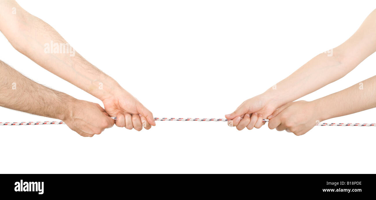 Mann und Frau ziehen ein Seil in entgegengesetzte Richtungen Stockfoto