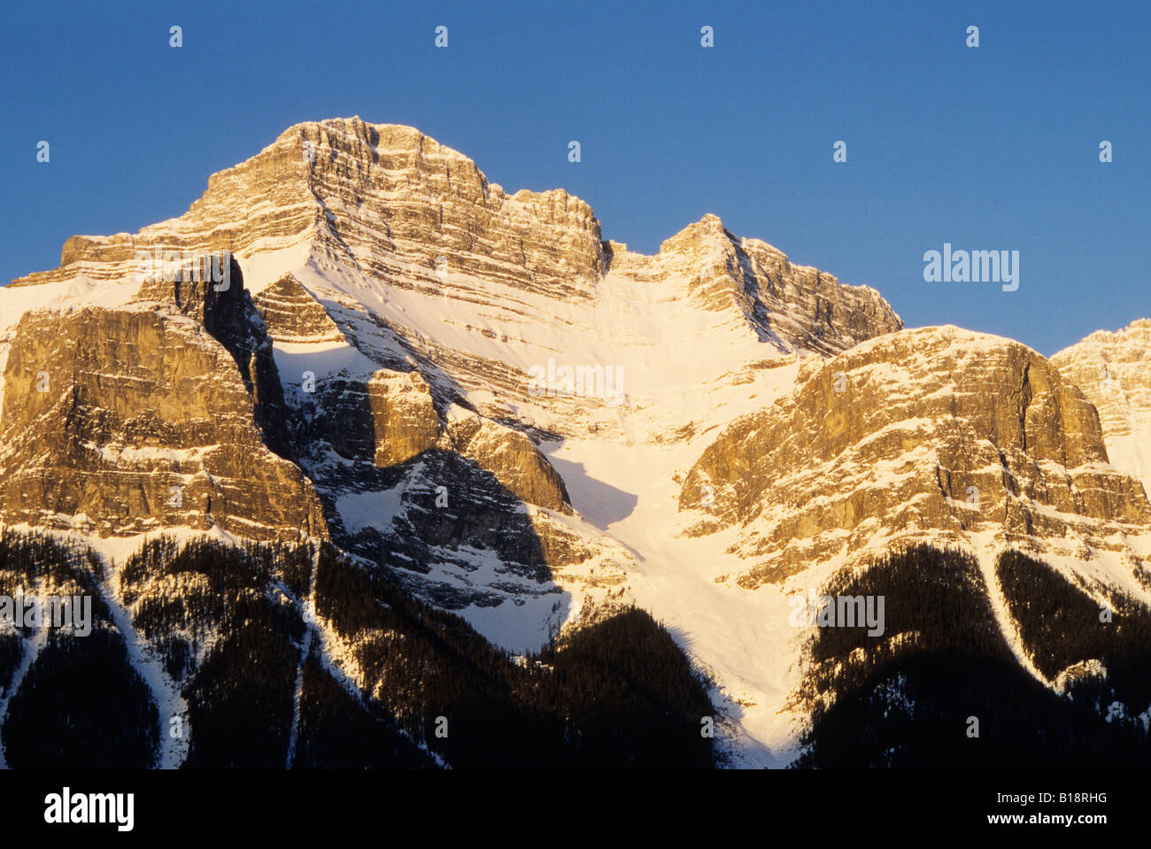 Mt. Rundle, kanadischen Rocky Mountains, Canmore, Alberta, Kanada. Stockfoto