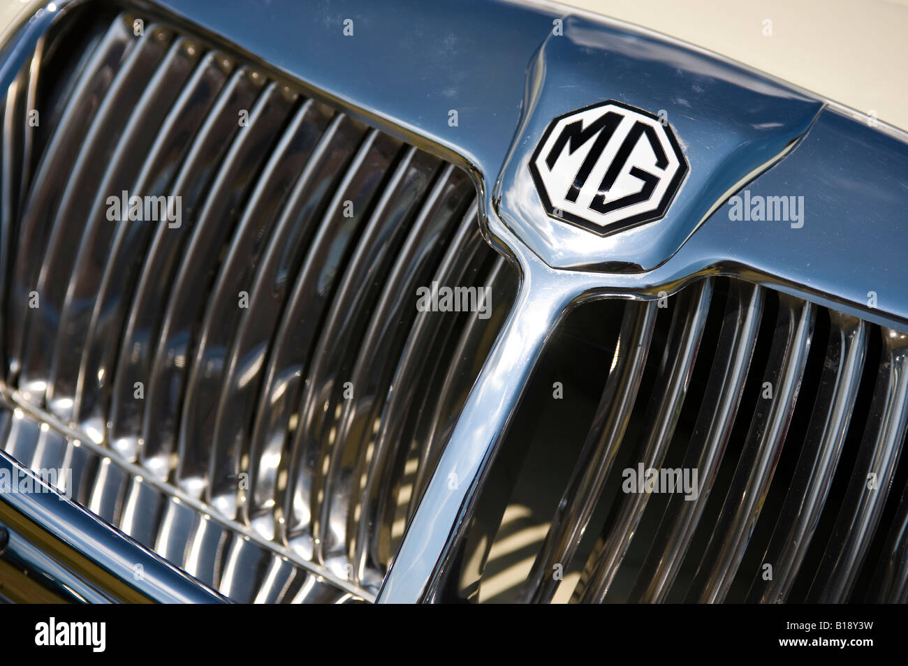 MGA Grill Chrom Stockfoto