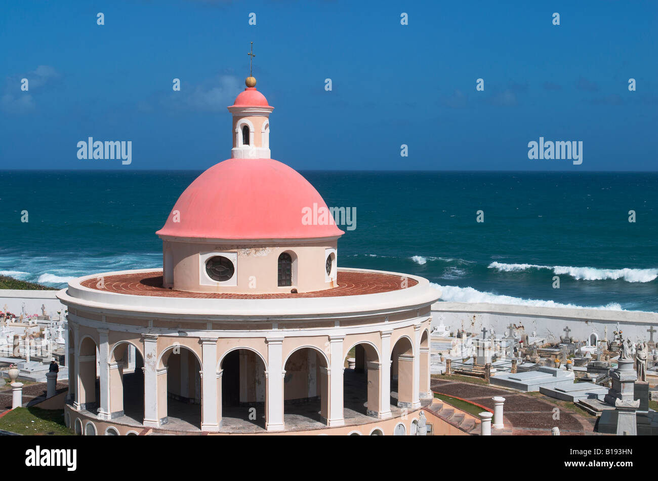 PUERTO RICO San Juan San Juan Friedhof in Old San Juan in der Nähe von El Morro Fort rote Kuppel-Kapelle aus dem späten 19. Jahrhundert Stockfoto