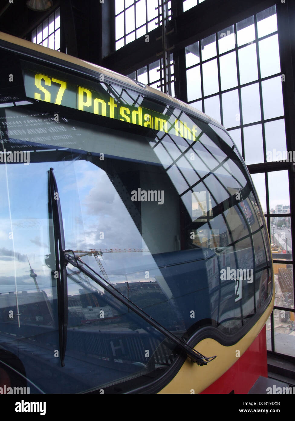 Zug in der Station in Berlin, Deutschland Stockfotografie Alamy