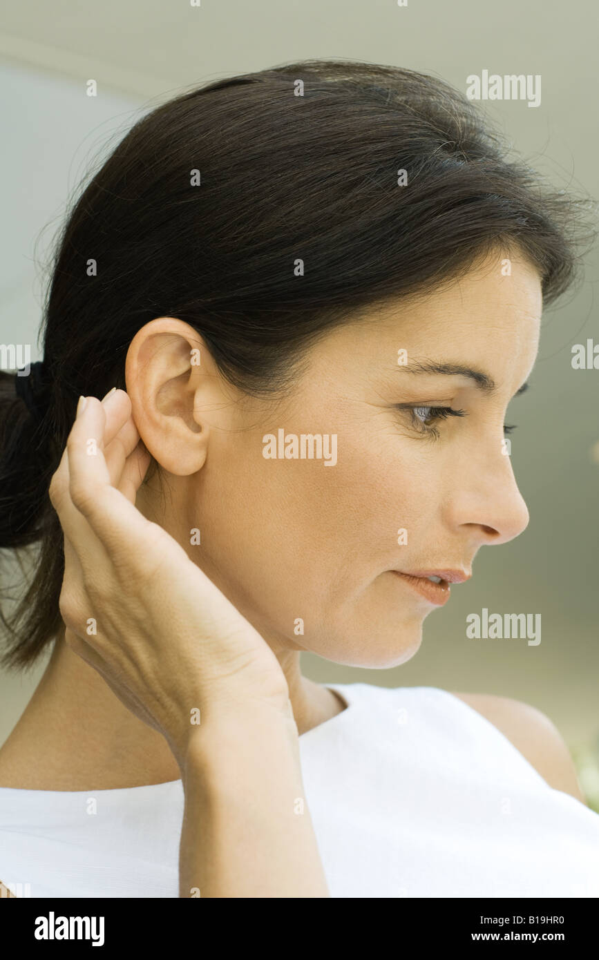 Haare Hinter Dem Ohr Stockfotos Und Bilder Kaufen Alamy