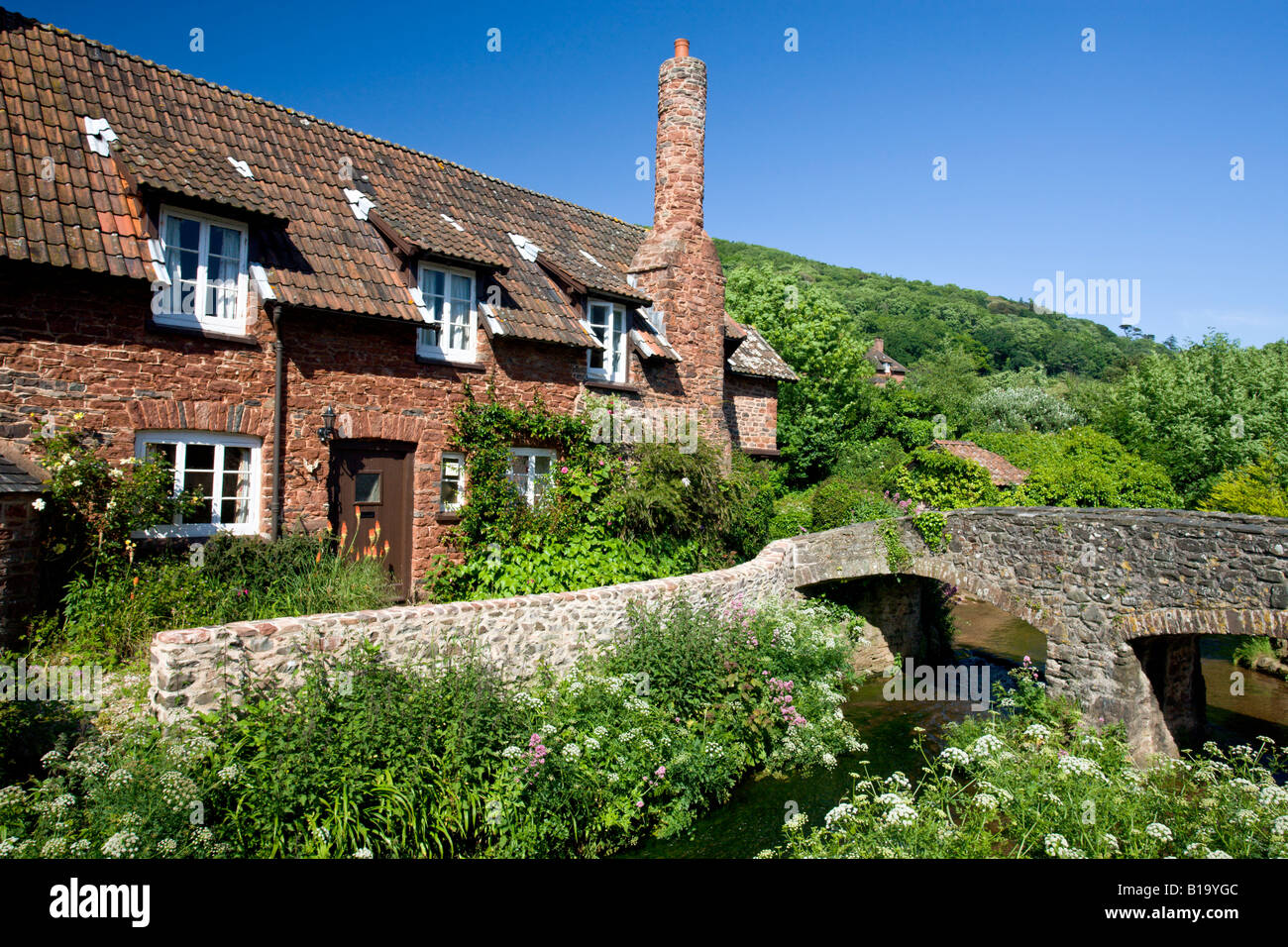 Sommer im malerischen Dorf Allerford Exmoor Nationalpark Somerset England Stockfoto