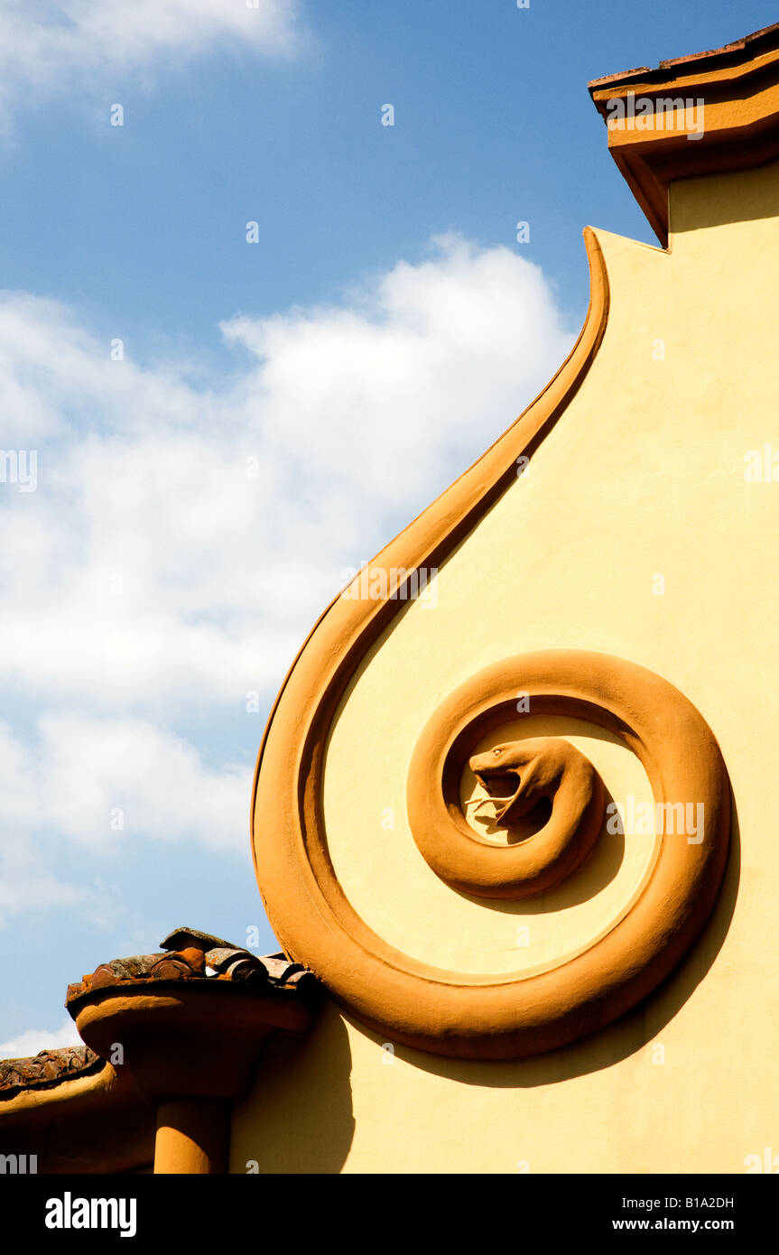 Schlangenförmigen Dekoration "Bioparco", Rom Italien Stockfoto