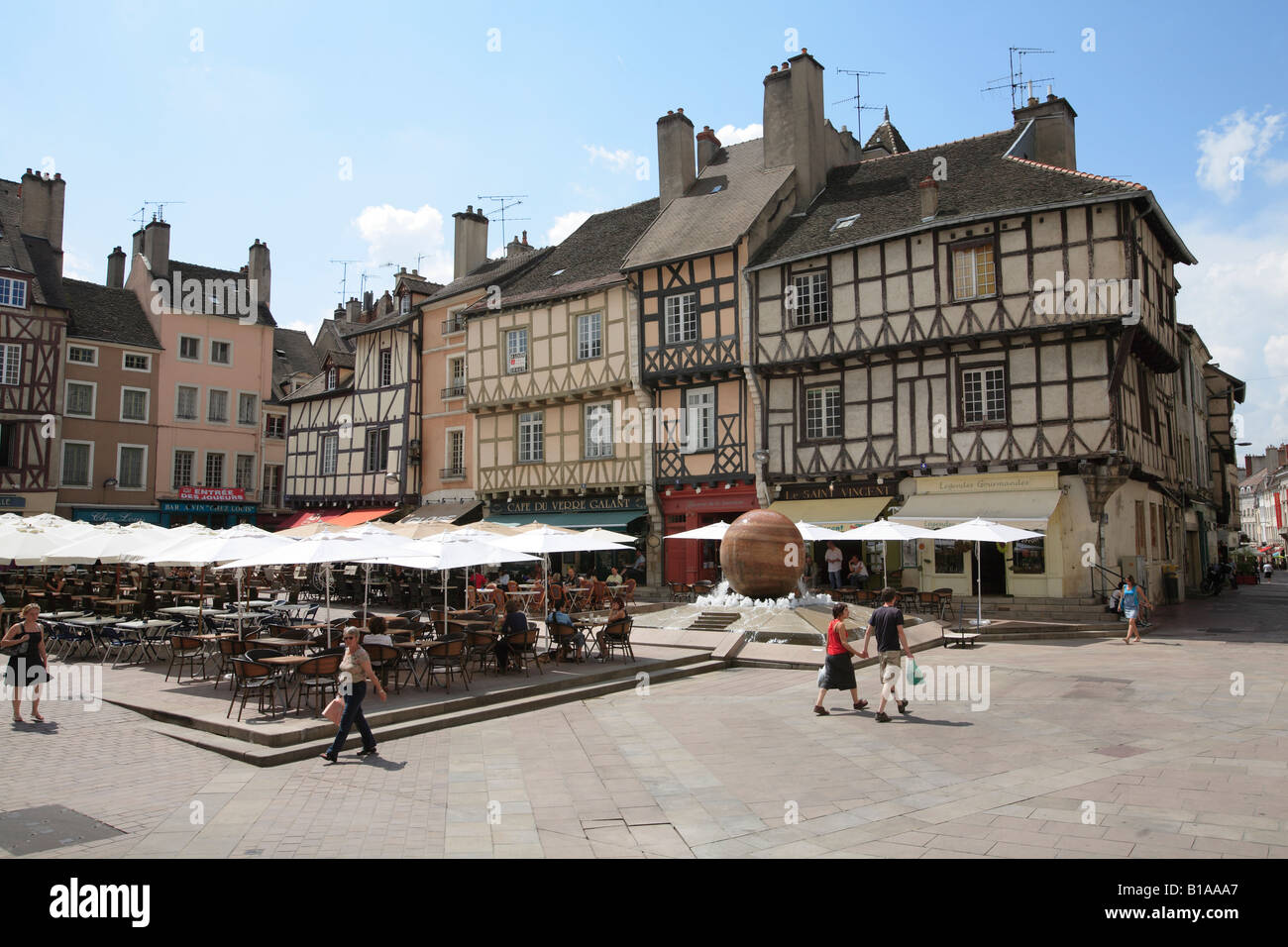 Marktplatz in der historischen mittelalterlichen französischen Stadt Chalon sur Saone, Burgund. Stockfoto