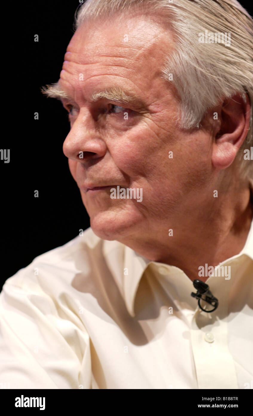 David Owen ehemaliger Politiker spricht über seine politischen Leben und Politik bei Hay Festival 2008 Heu auf Wye Powys Wales UK Stockfoto