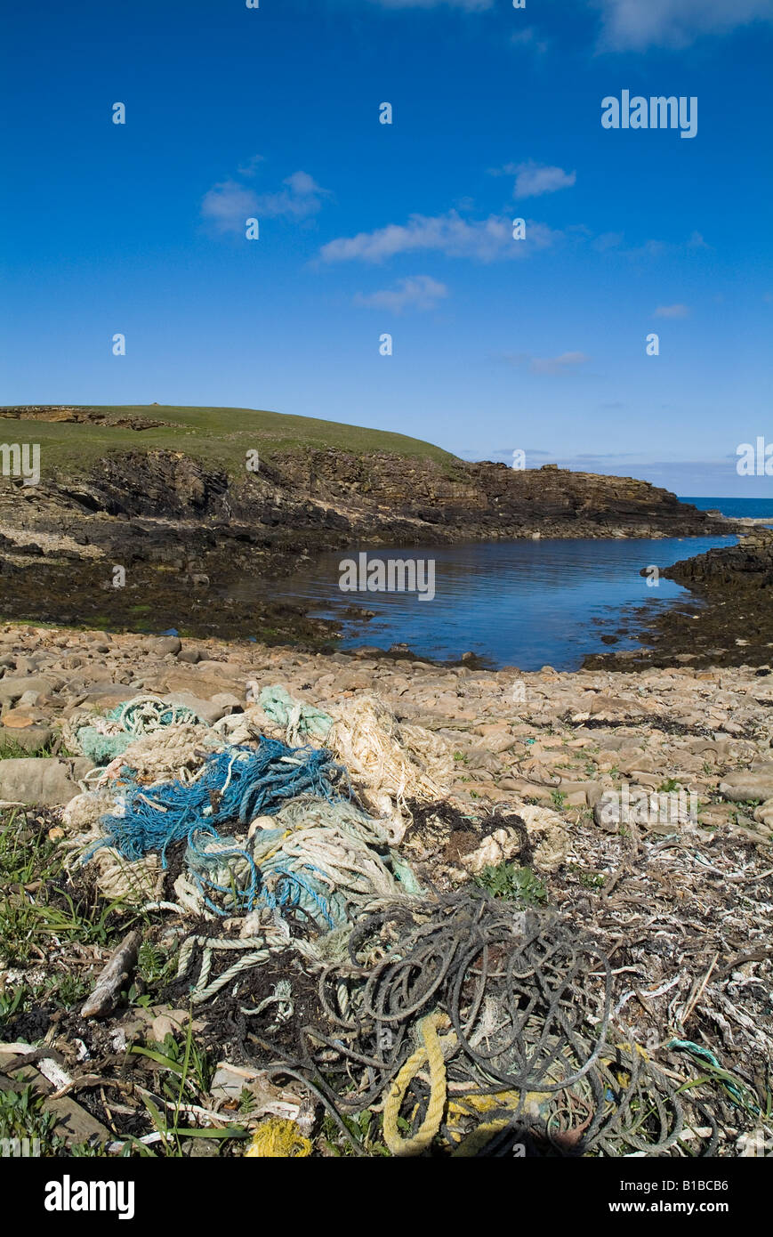 dh Beach Müll FLOTSAM UK Angelseile Netze an Land gewaschen Vom Atlantik Schottland Müll Küste Meer Schutt Jetsam Müll Bootsmüll Stockfoto